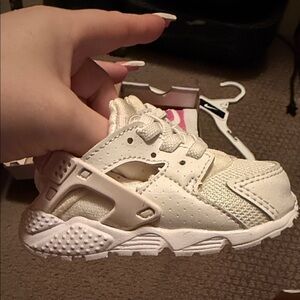 All White Nike Huaraches… Never worn!